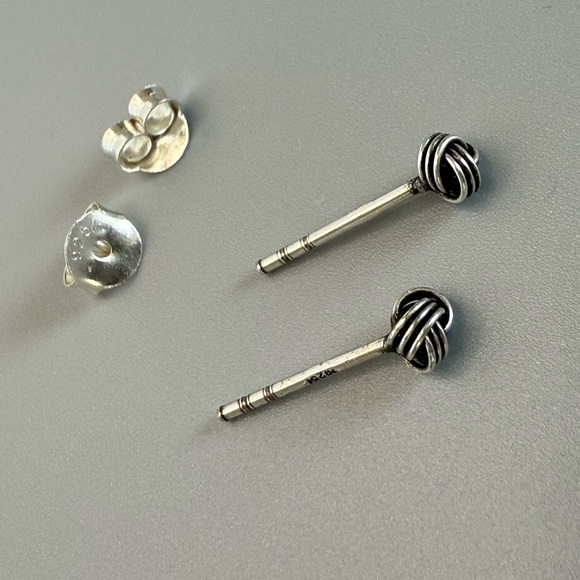 Sterling Silver Knot Ear Stud 3.5mm - Picture 4 of 7